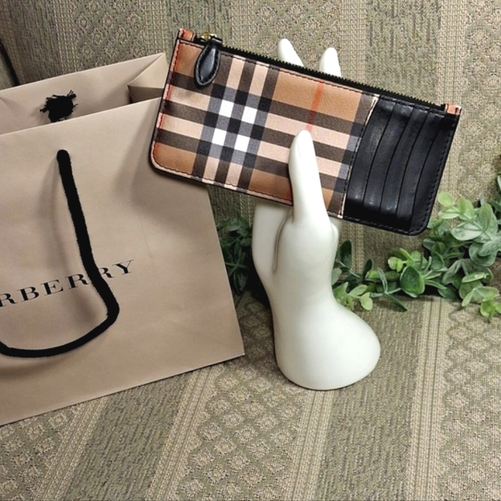 Burberry Women's Checkered Wallet - Black and Tan